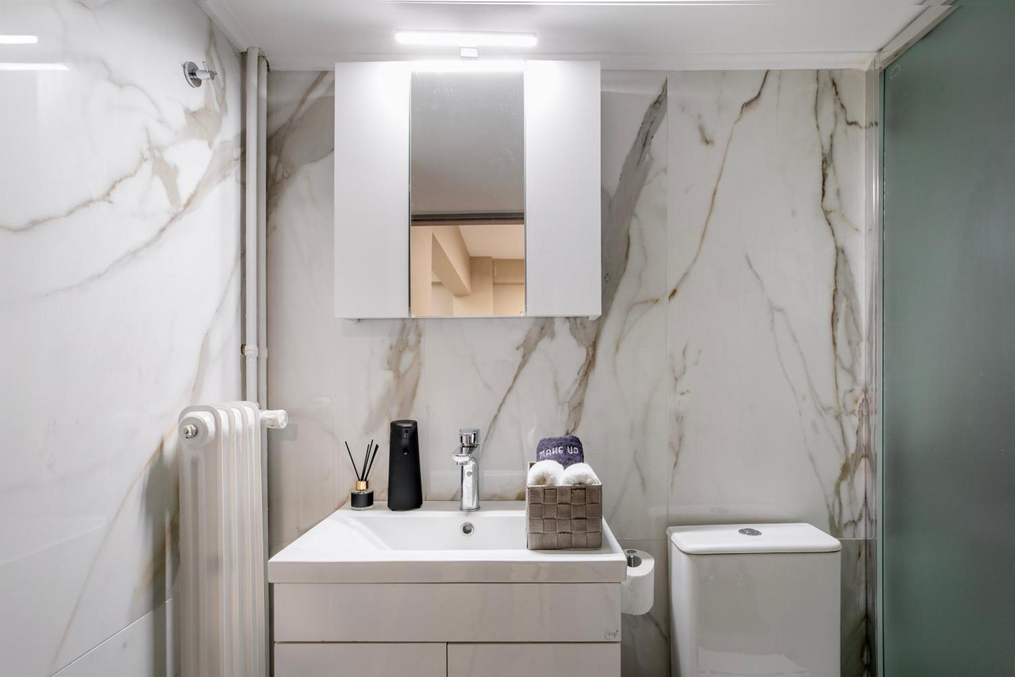 Exarcheia Urban Apartment - Lycabettus Hill أثينا المظهر الخارجي الصورة